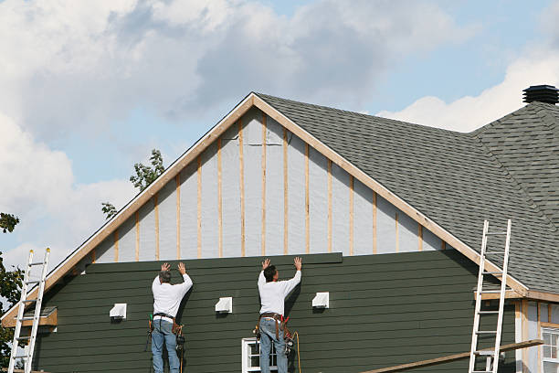 Professional Siding Contractor technician working in Collinsville, TX